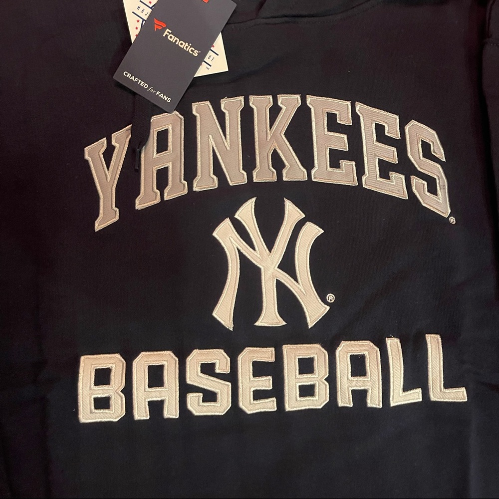 Brand New! Fanatics Yankee baseball sweatshirt 2x